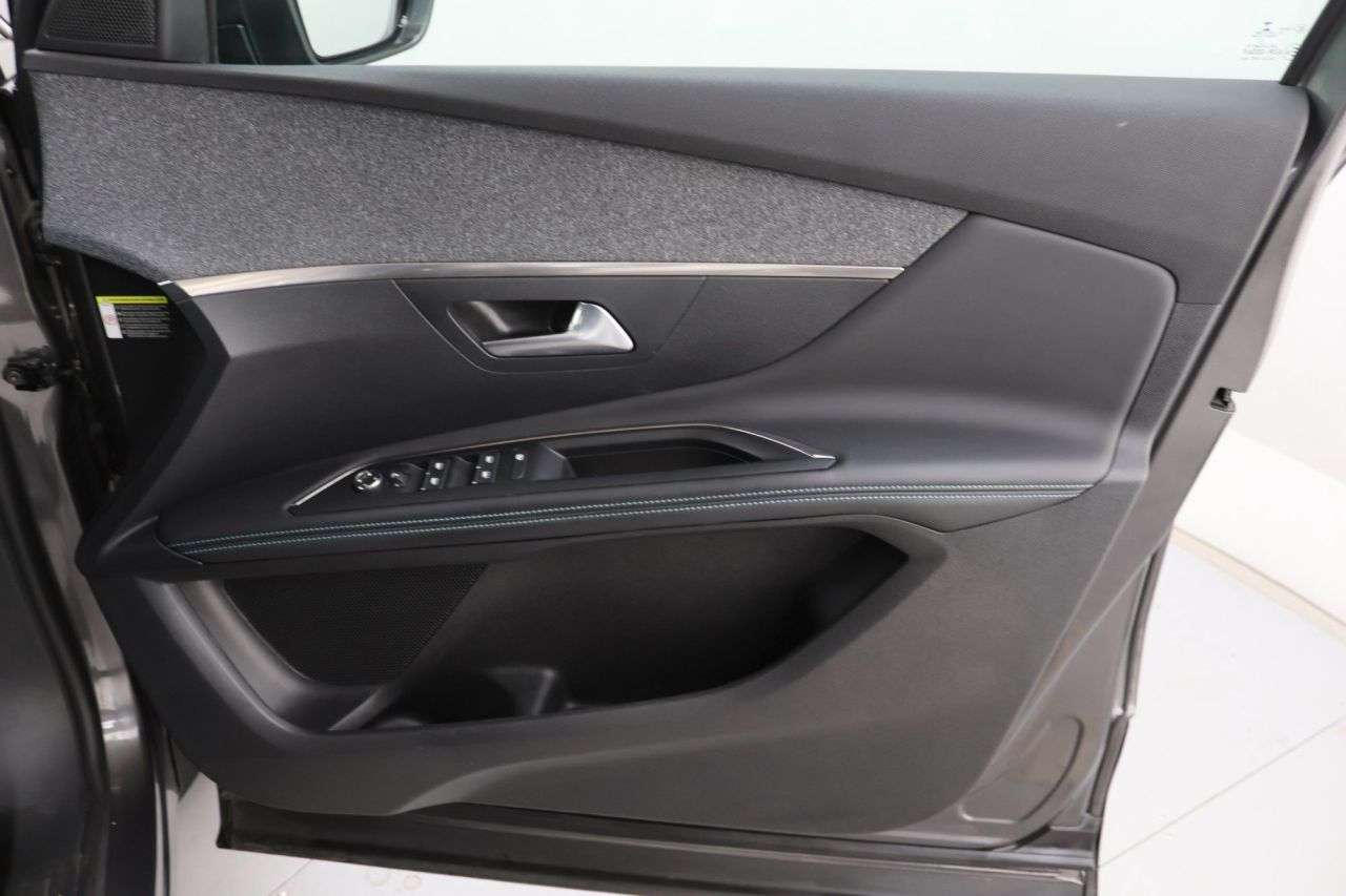 2023 PEUGEOT 3008 2023 PEUGEOT 3008