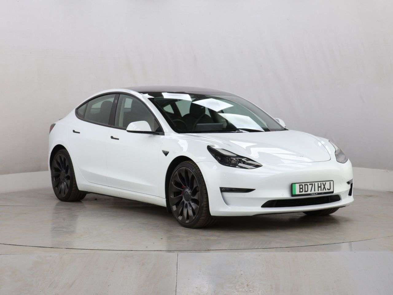 A 2021 TESLA MODEL 3 (Dual Motor) Performance Saloon 4dr Electric Auto 4WDE (Performance Upgrade A 2021 TESLA MODEL 3 (Dual Motor) Performance Saloon 4dr Electric Auto 4WDE (Performance Upgrade