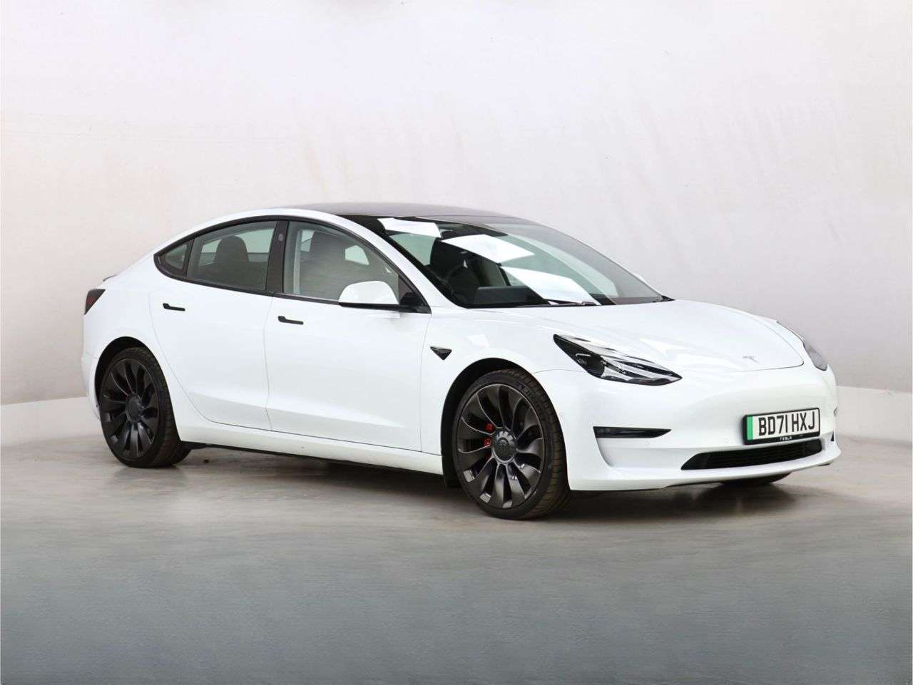 A 2021 TESLA MODEL 3 (Dual Motor) Performance Saloon 4dr Electric Auto 4WDE (Performance Upgrade A 2021 TESLA MODEL 3 (Dual Motor) Performance Saloon 4dr Electric Auto 4WDE (Performance Upgrade