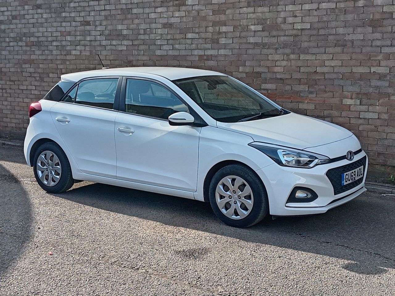 A 2019 HYUNDAI I20 1.2 S Connect Hatchback 5dr Petrol Manual Euro 6 (s/s) (75 ps) A 2019 HYUNDAI I20 1.2 S Connect Hatchback 5dr Petrol Manual Euro 6 (s/s) (75 ps)