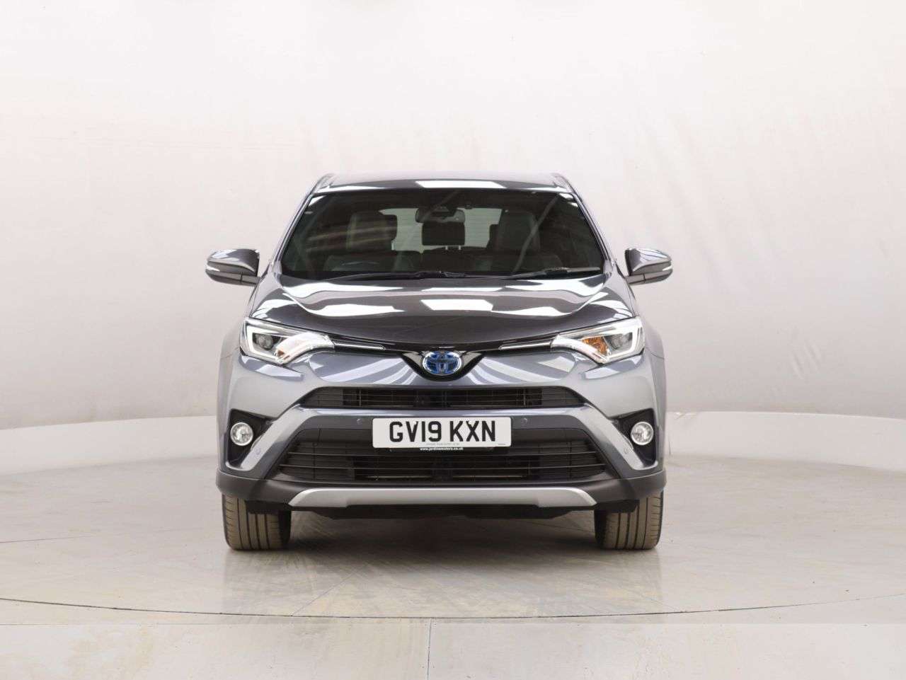 A 2019 TOYOTA RAV4 2.5 VVT-h Design SUV 5dr Petrol Hybrid CVT 4WD Euro 6 (s/s) (197 ps) A 2019 TOYOTA RAV4 2.5 VVT-h Design SUV 5dr Petrol Hybrid CVT 4WD Euro 6 (s/s) (197 ps)