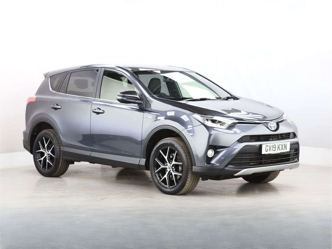 A 2019 TOYOTA RAV4 2.5 VVT-h Design SUV 5dr Petrol Hybrid CVT 4WD Euro 6 (s/s) (197 ps) A 2019 TOYOTA RAV4 2.5 VVT-h Design SUV 5dr Petrol Hybrid CVT 4WD Euro 6 (s/s) (197 ps)