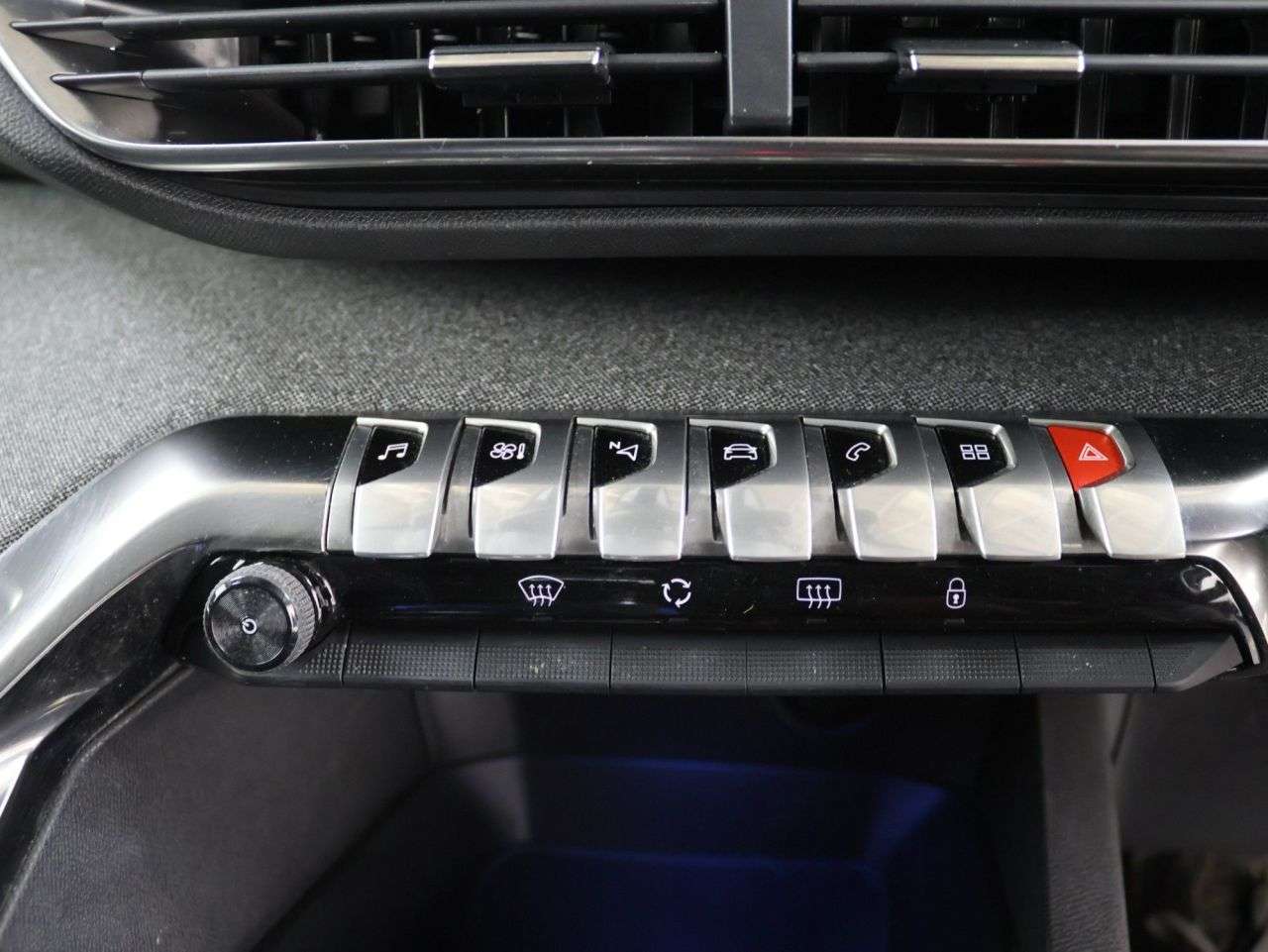 2020 PEUGEOT 3008 2020 PEUGEOT 3008