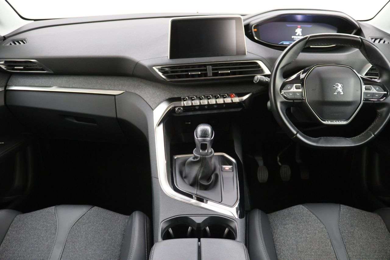 2020 PEUGEOT 3008 2020 PEUGEOT 3008