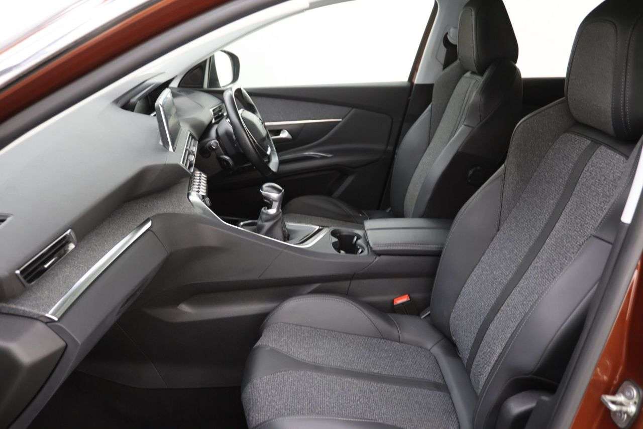 2020 PEUGEOT 3008 2020 PEUGEOT 3008