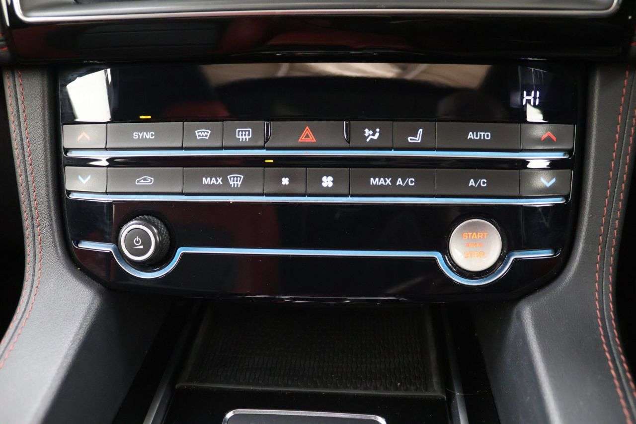 2019 JAGUAR F-PACE 2019 JAGUAR F-PACE