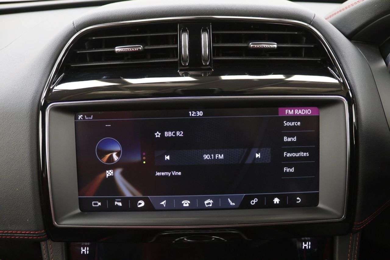 2019 JAGUAR F-PACE 2019 JAGUAR F-PACE