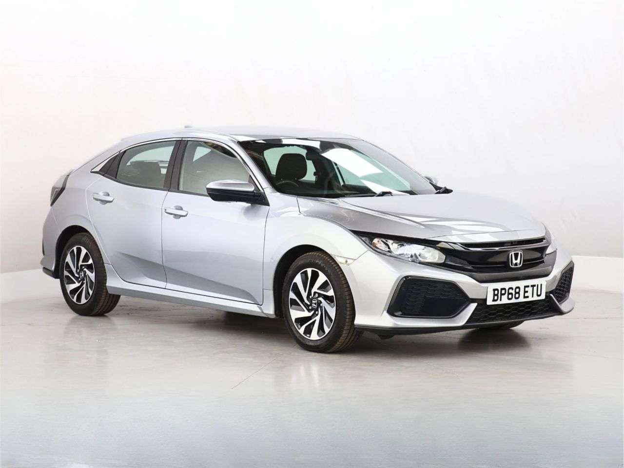 A 2018 HONDA CIVIC 1.6 i-DTEC SE Hatchback 5dr Diesel Manual Euro 6 (s/s) (120 ps) A 2018 HONDA CIVIC 1.6 i-DTEC SE Hatchback 5dr Diesel Manual Euro 6 (s/s) (120 ps)