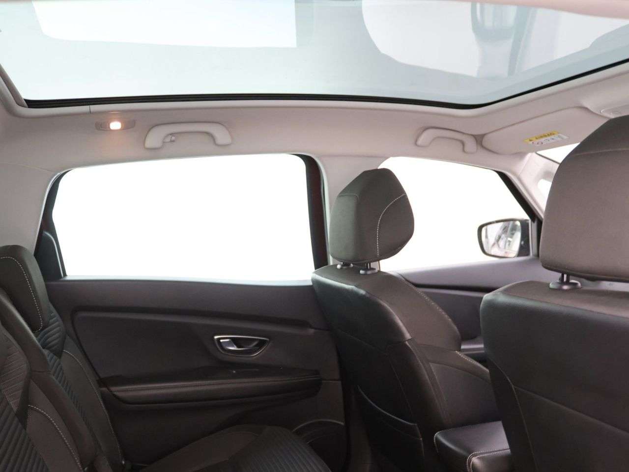 A 2019 RENAULT GRAND SCENIC 1.3 TCe Iconic MPV 5dr Petrol Manual Euro 6 (s/s) (140 ps) A 2019 RENAULT GRAND SCENIC 1.3 TCe Iconic MPV 5dr Petrol Manual Euro 6 (s/s) (140 ps)