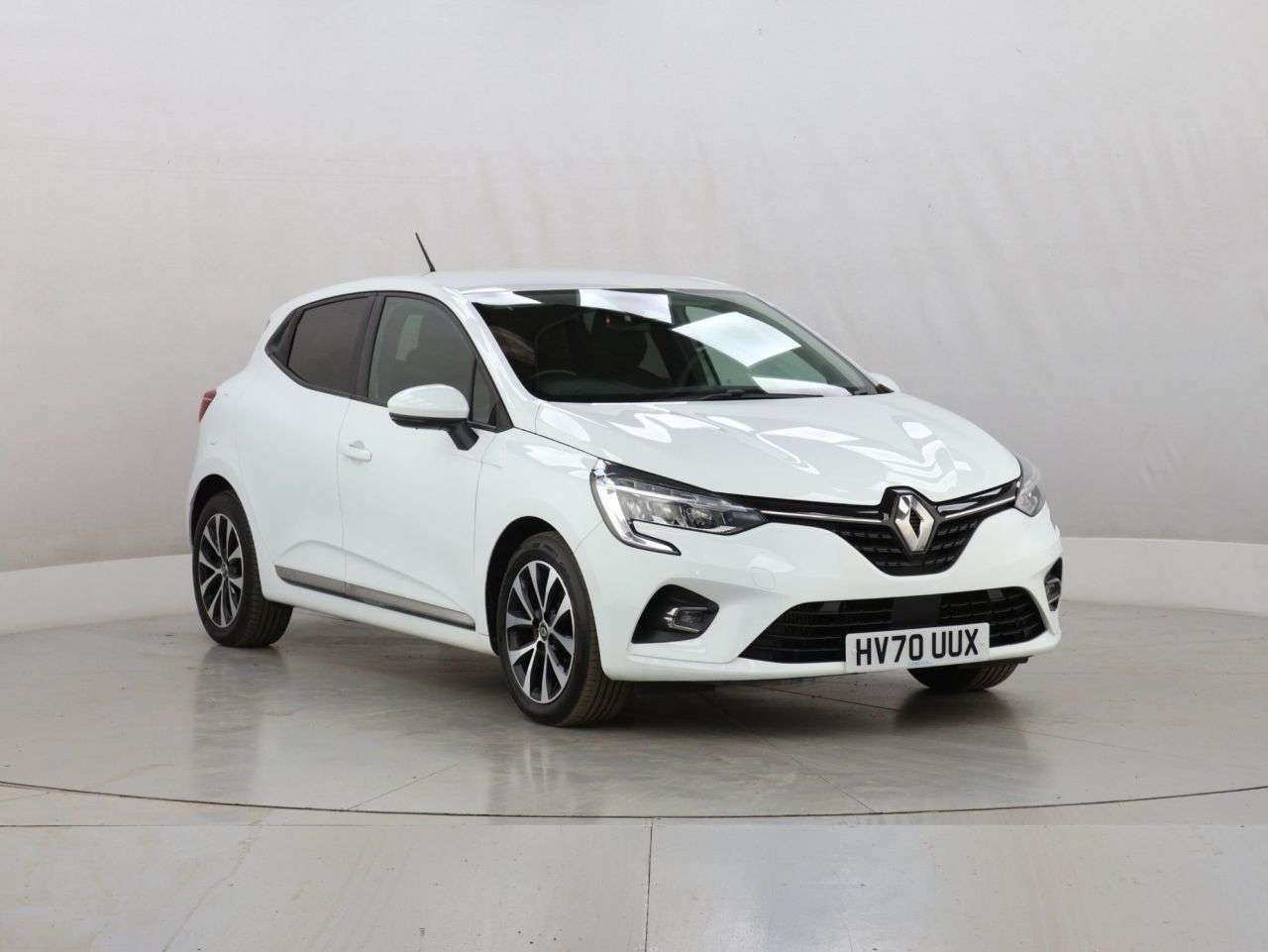 A 2020 RENAULT CLIO 1.0 TCe Iconic Hatchback 5dr Petrol Manual Euro 6 (s/s) (100 ps) A 2020 RENAULT CLIO 1.0 TCe Iconic Hatchback 5dr Petrol Manual Euro 6 (s/s) (100 ps)