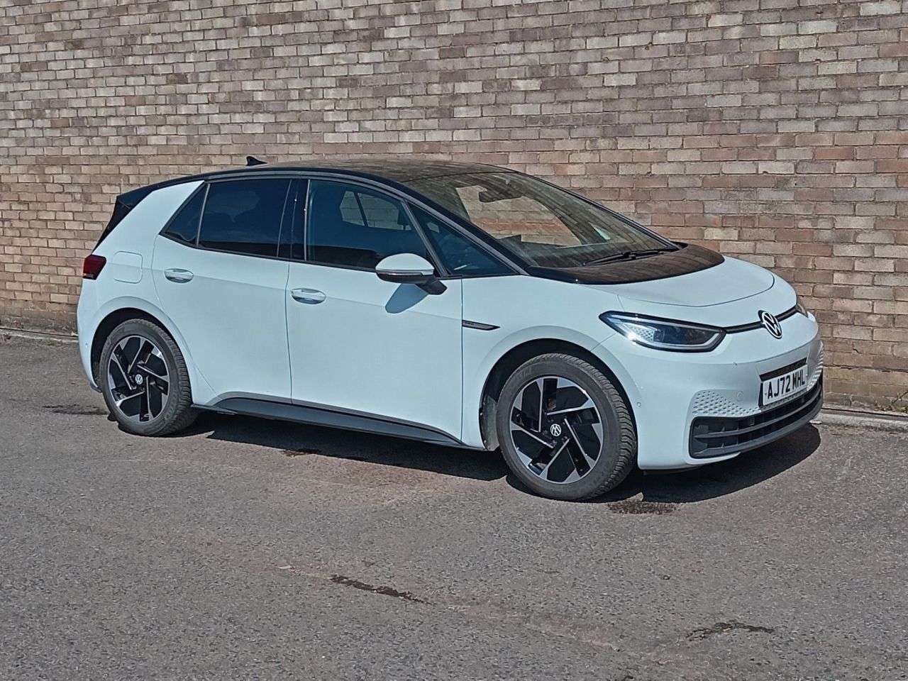 A 2022 VOLKSWAGEN ID3 Pro Performance 58kWh Family Hatchback 5dr Electric Auto (204 ps) A 2022 VOLKSWAGEN ID3 Pro Performance 58kWh Family Hatchback 5dr Electric Auto (204 ps)