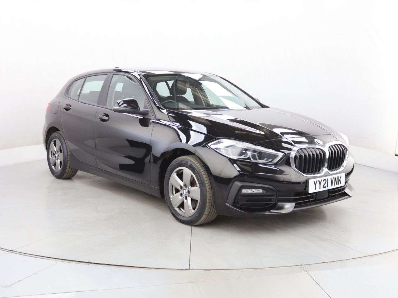 A 2021 BMW 1 SERIES 1.5 118i SE (LCP) Hatchback 5dr Petrol Manual Euro 6 (s/s) (136 ps) A 2021 BMW 1 SERIES 1.5 118i SE (LCP) Hatchback 5dr Petrol Manual Euro 6 (s/s) (136 ps)