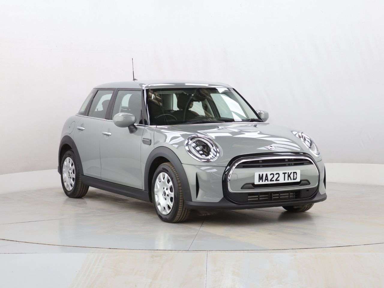 A 2022 MINI HATCH 1.5 One Classic Hatchback 5dr Petrol Manual Euro 6 (s/s) (102 ps) A 2022 MINI HATCH 1.5 One Classic Hatchback 5dr Petrol Manual Euro 6 (s/s) (102 ps)