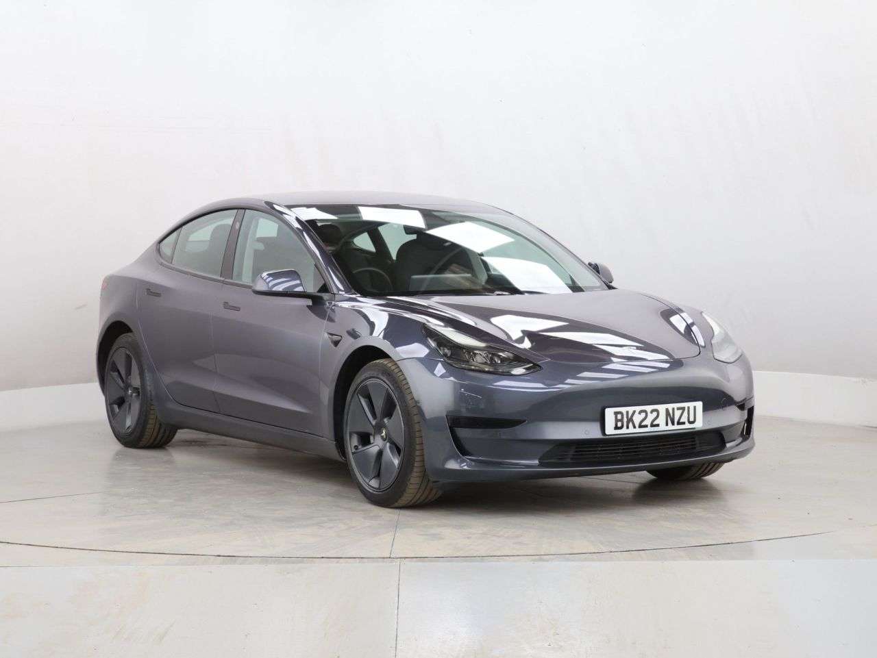 A 2022 TESLA MODEL 3 Standard Range Plus Saloon 4dr Electric Auto RWD (241 bhp) A 2022 TESLA MODEL 3 Standard Range Plus Saloon 4dr Electric Auto RWD (241 bhp)