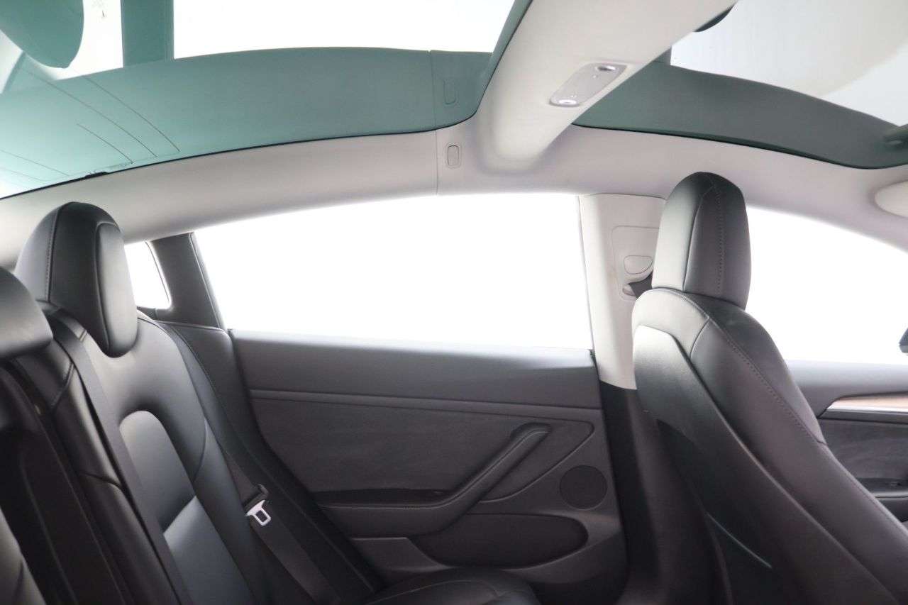 A 2022 TESLA MODEL 3 Standard Range Plus Saloon 4dr Electric Auto RWD (241 bhp) A 2022 TESLA MODEL 3 Standard Range Plus Saloon 4dr Electric Auto RWD (241 bhp)