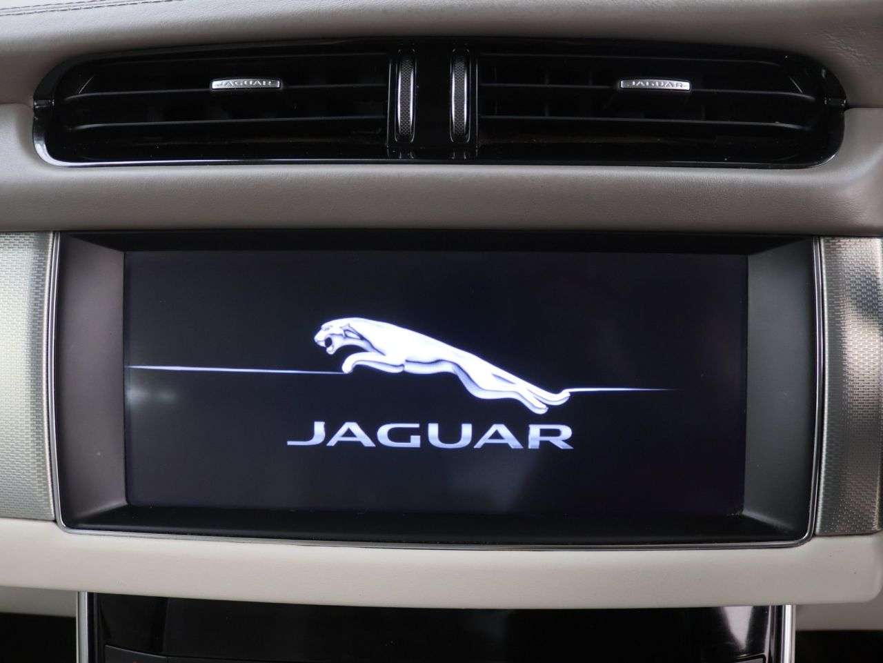 2019 JAGUAR XF 2019 JAGUAR XF