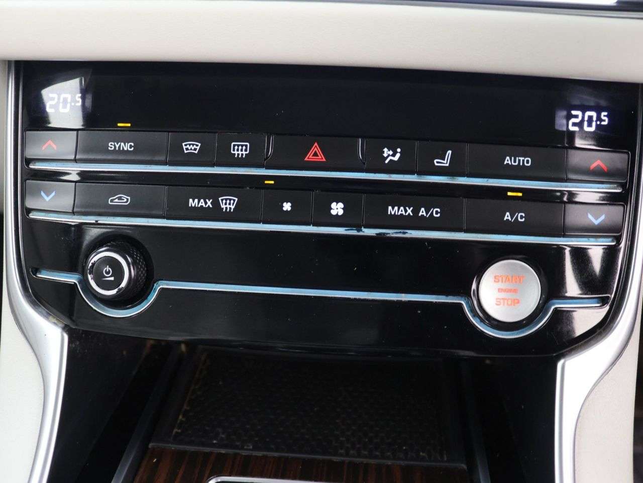 2019 JAGUAR XF 2019 JAGUAR XF