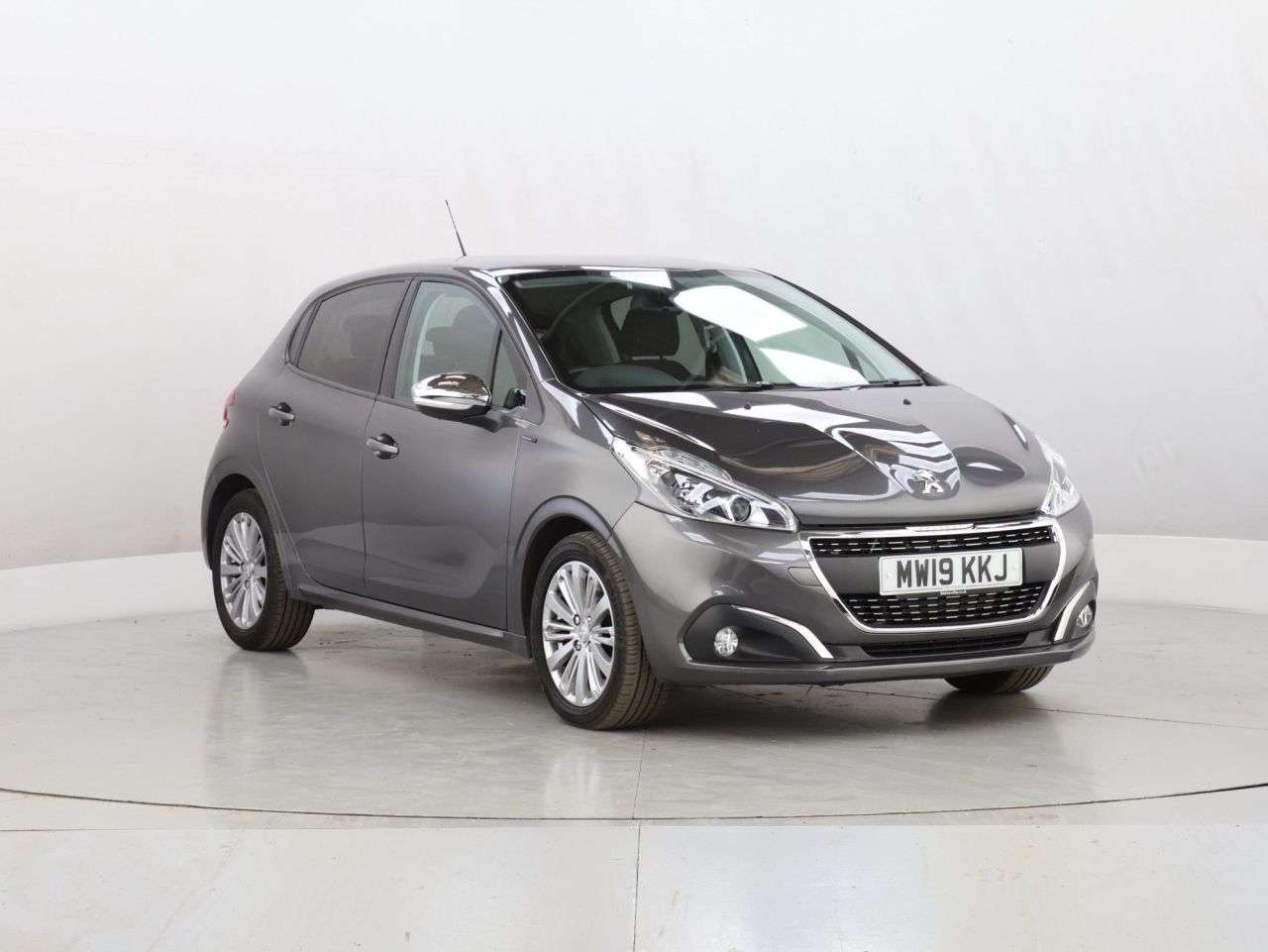 A 2019 PEUGEOT 208 1.2 PureTech Signature Hatchback 5dr Petrol Manual Euro 6 (s/s) (82 ps) A 2019 PEUGEOT 208 1.2 PureTech Signature Hatchback 5dr Petrol Manual Euro 6 (s/s) (82 ps)
