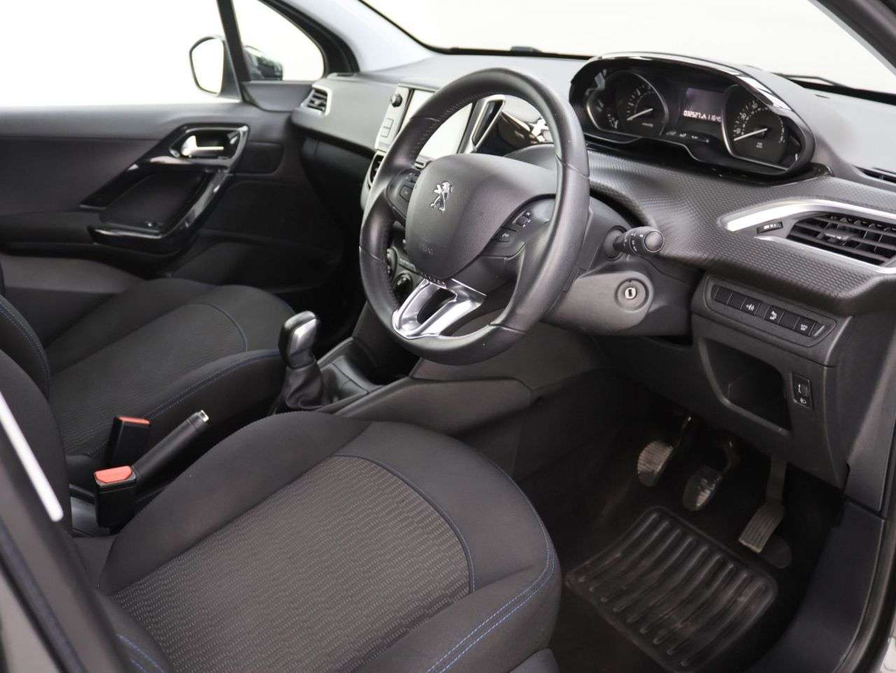 2019 PEUGEOT 208 2019 PEUGEOT 208