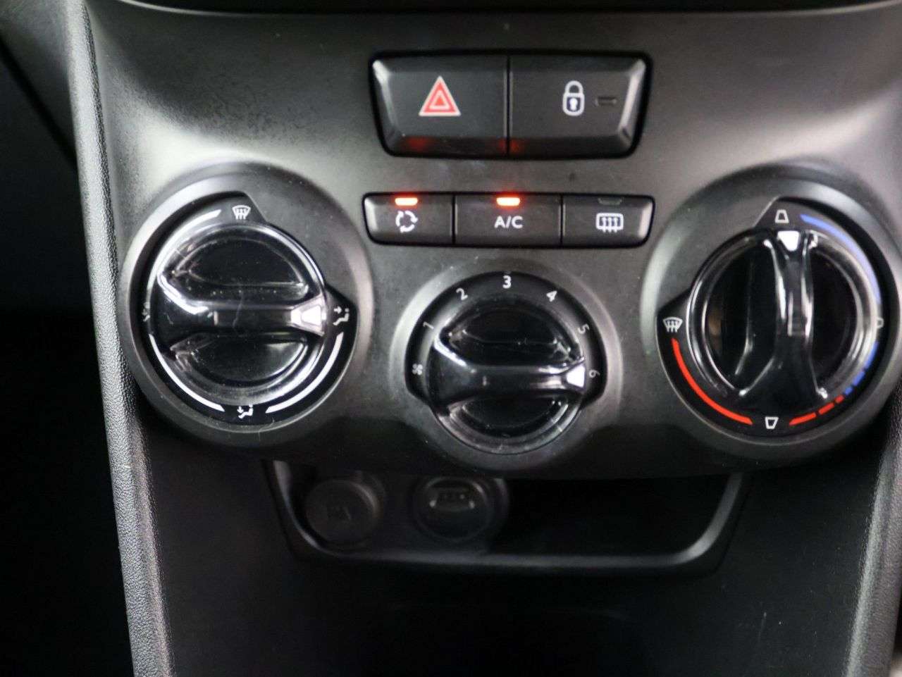 2019 PEUGEOT 208 2019 PEUGEOT 208