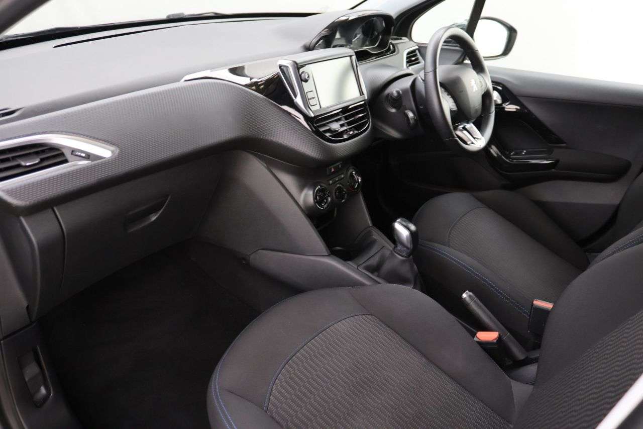 2019 PEUGEOT 208 2019 PEUGEOT 208