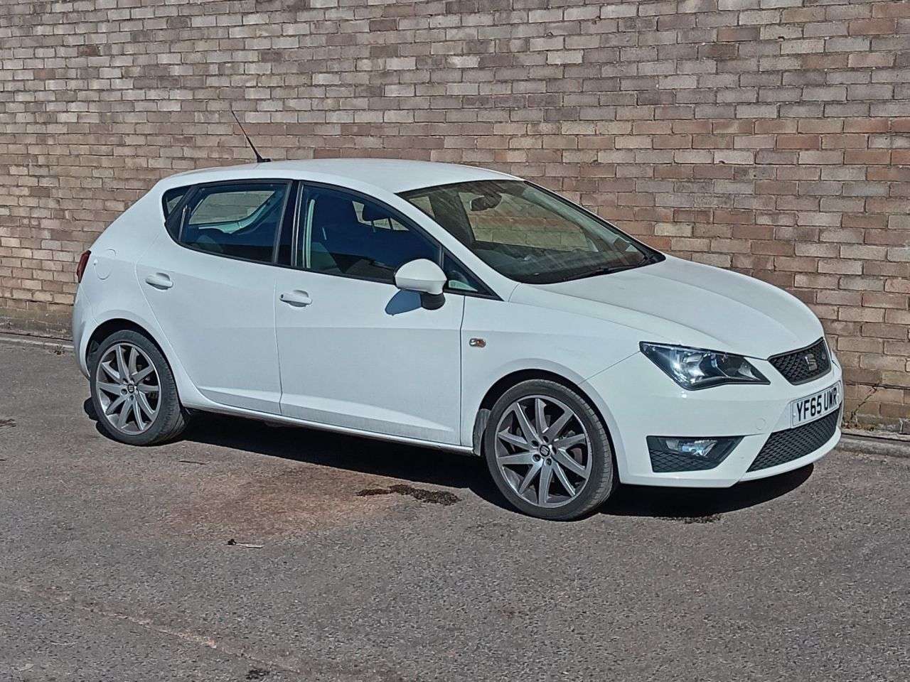 A 2016 SEAT IBIZA 1.2 TSI FR Hatchback 5dr Petrol Manual Euro 6 (110 ps) A 2016 SEAT IBIZA 1.2 TSI FR Hatchback 5dr Petrol Manual Euro 6 (110 ps)