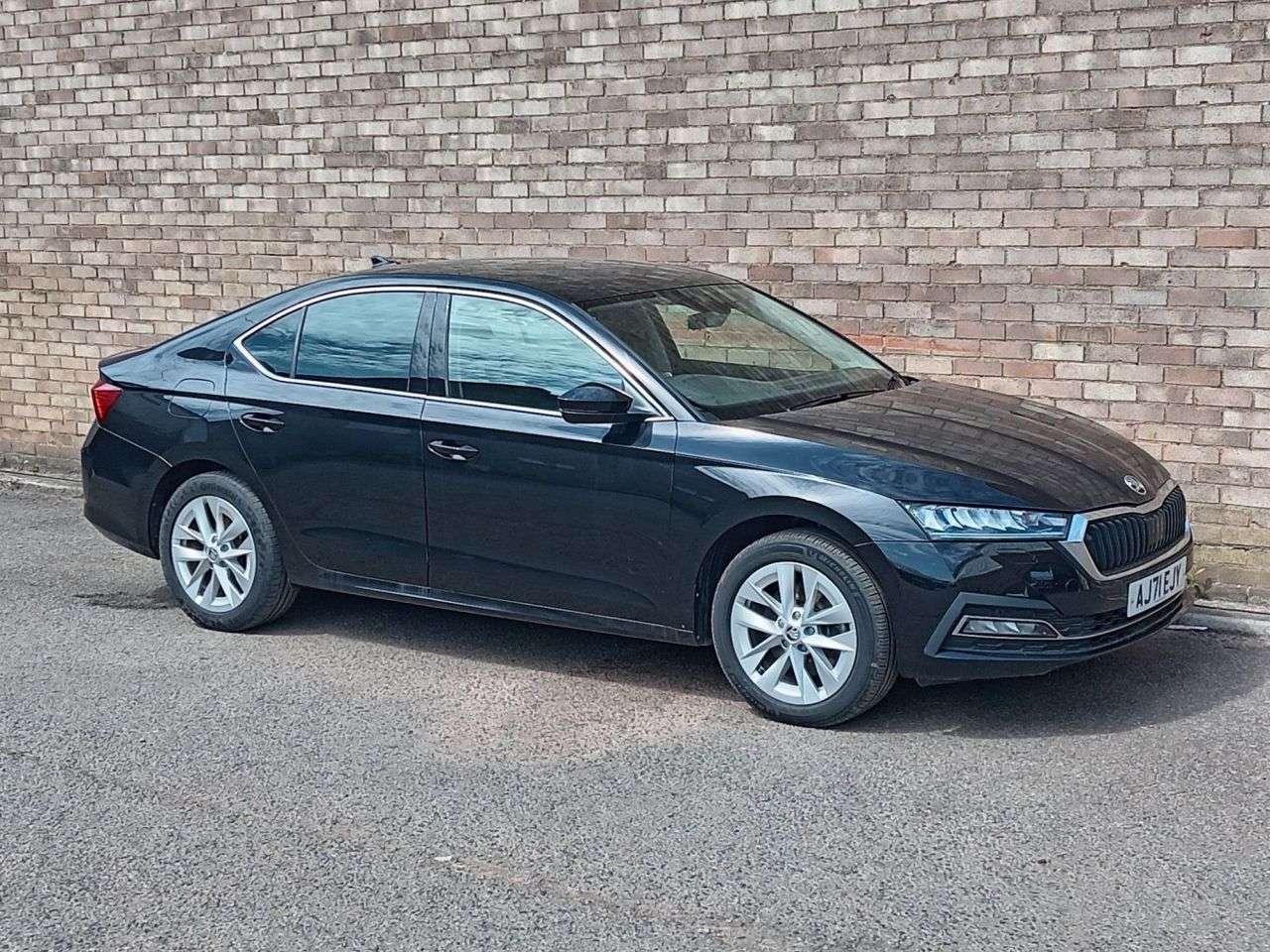 A 2021 SKODA OCTAVIA 1.4 TSI iV 13kWh SE L Hatchback 5dr Petrol Plug-in Hybrid DSG Euro 6 (s/s) A 2021 SKODA OCTAVIA 1.4 TSI iV 13kWh SE L Hatchback 5dr Petrol Plug-in Hybrid DSG Euro 6 (s/s)