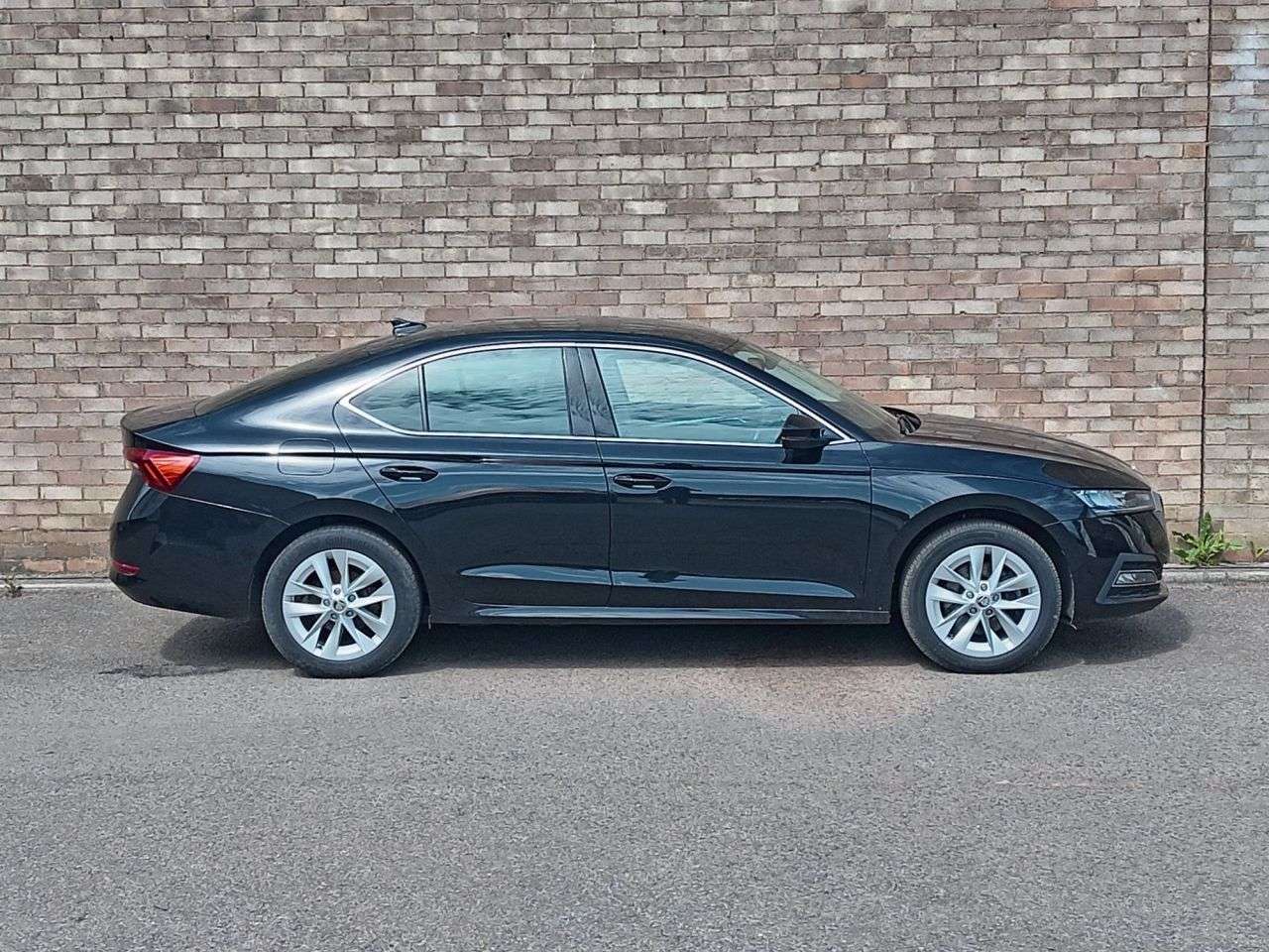 A 2021 SKODA OCTAVIA 1.4 TSI iV 13kWh SE L Hatchback 5dr Petrol Plug-in Hybrid DSG Euro 6 (s/s) A 2021 SKODA OCTAVIA 1.4 TSI iV 13kWh SE L Hatchback 5dr Petrol Plug-in Hybrid DSG Euro 6 (s/s)