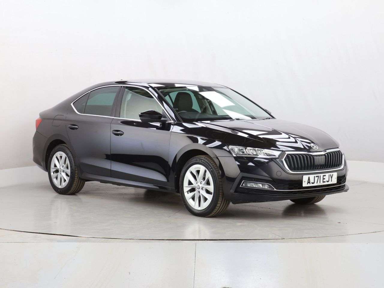A 2021 SKODA OCTAVIA 1.4 TSI iV 13kWh SE L Hatchback 5dr Petrol Plug-in Hybrid DSG Euro 6 (s/s) A 2021 SKODA OCTAVIA 1.4 TSI iV 13kWh SE L Hatchback 5dr Petrol Plug-in Hybrid DSG Euro 6 (s/s)