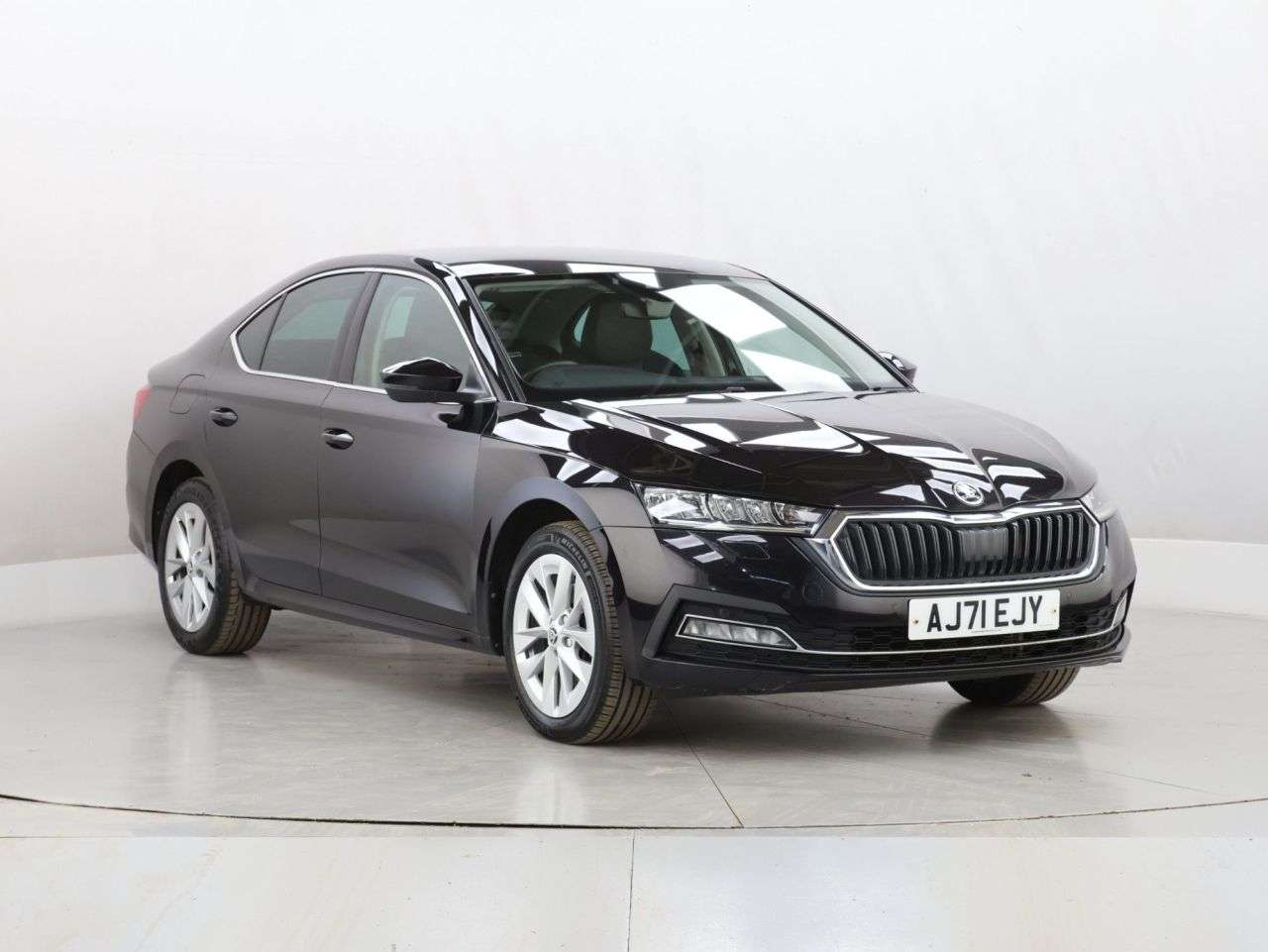 A 2021 SKODA OCTAVIA 1.4 TSI iV 13kWh SE L Hatchback 5dr Petrol Plug-in Hybrid DSG Euro 6 (s/s) A 2021 SKODA OCTAVIA 1.4 TSI iV 13kWh SE L Hatchback 5dr Petrol Plug-in Hybrid DSG Euro 6 (s/s)
