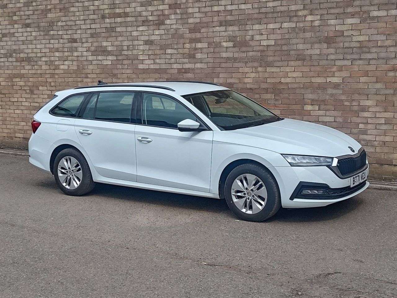 A 2022 SKODA OCTAVIA 1.0 TSI e-TEC MHEV SE Technology Estate 5dr Petrol Hybrid DSG Euro 6 (s/s) A 2022 SKODA OCTAVIA 1.0 TSI e-TEC MHEV SE Technology Estate 5dr Petrol Hybrid DSG Euro 6 (s/s)