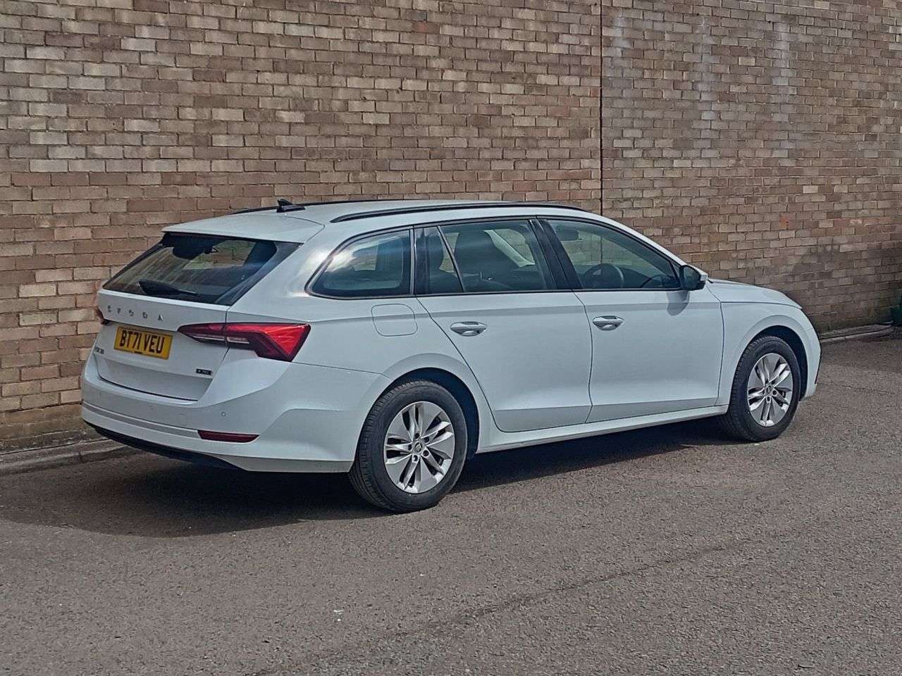 A 2022 SKODA OCTAVIA 1.0 TSI e-TEC MHEV SE Technology Estate 5dr Petrol Hybrid DSG Euro 6 (s/s) A 2022 SKODA OCTAVIA 1.0 TSI e-TEC MHEV SE Technology Estate 5dr Petrol Hybrid DSG Euro 6 (s/s)