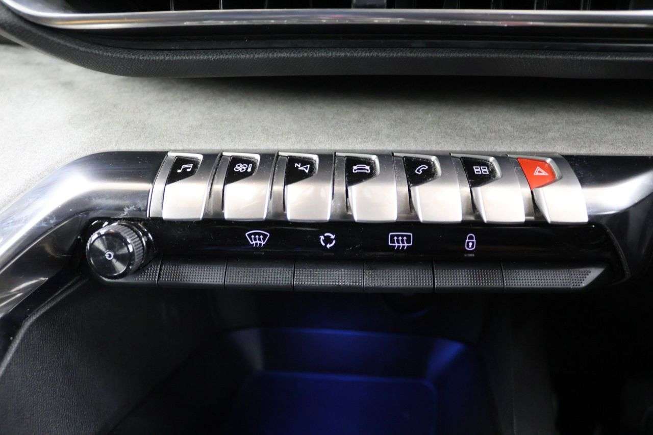 2021 PEUGEOT 3008 2021 PEUGEOT 3008