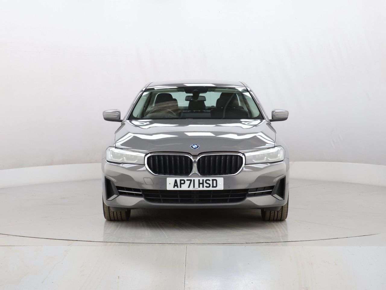 A 2022 BMW 5 SERIES 2.0 530e 12kWh SE Saloon 4dr Petrol Plug-in Hybrid Steptronic Euro 6 (s/s) A 2022 BMW 5 SERIES 2.0 530e 12kWh SE Saloon 4dr Petrol Plug-in Hybrid Steptronic Euro 6 (s/s)