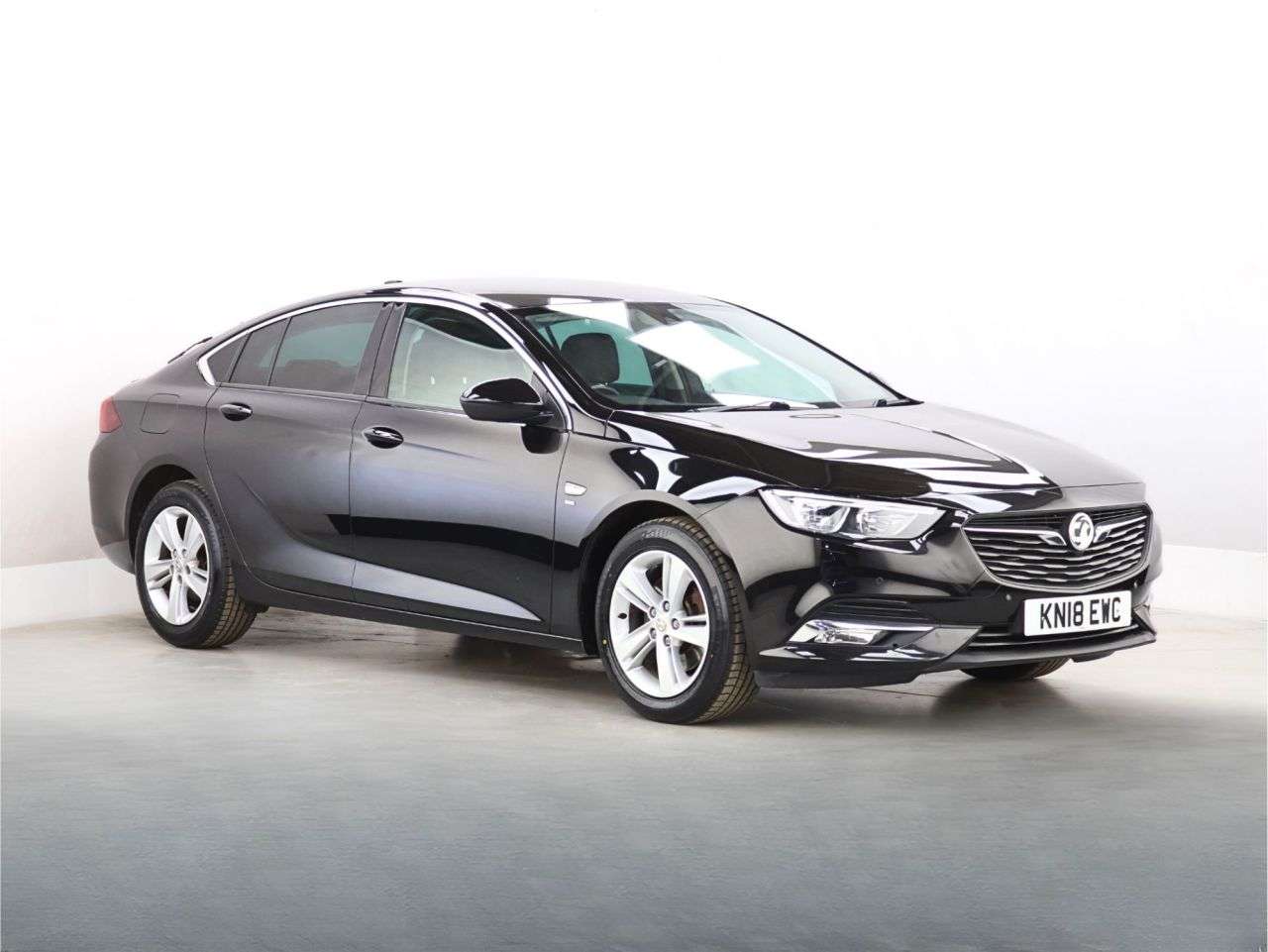A 2018 VAUXHALL INSIGNIA 1.6 Turbo D BlueInjection SRi Nav Grand Sport 5dr Diesel Automatic Euro 6 ( A 2018 VAUXHALL INSIGNIA 1.6 Turbo D BlueInjection SRi Nav Grand Sport 5dr Diesel Automatic Euro 6 (