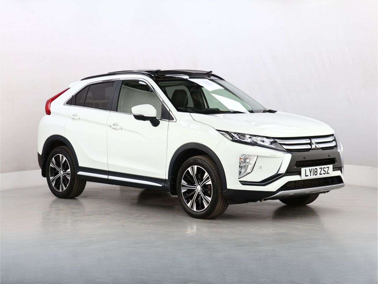 A 2018 MITSUBISHI ECLIPSE CROSS 1.5T 4 SUV 5dr Petrol CVT 4WD Euro 6 (s/s) (163 ps) A 2018 MITSUBISHI ECLIPSE CROSS 1.5T 4 SUV 5dr Petrol CVT 4WD Euro 6 (s/s) (163 ps)