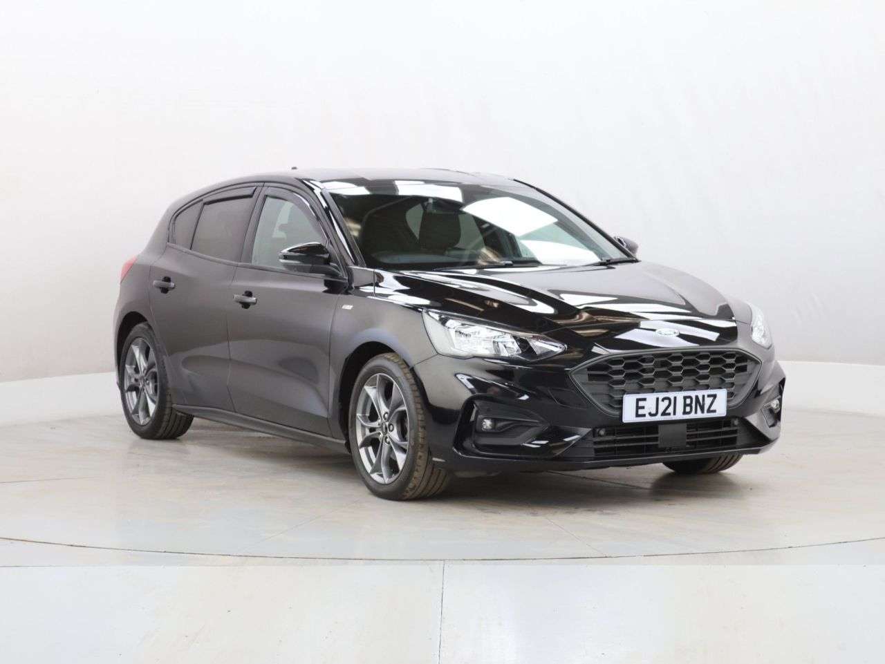 A 2021 FORD FOCUS 1.0T EcoBoost ST-Line Hatchback 5dr Petrol Auto Euro 6 (s/s) (125 ps) A 2021 FORD FOCUS 1.0T EcoBoost ST-Line Hatchback 5dr Petrol Auto Euro 6 (s/s) (125 ps)