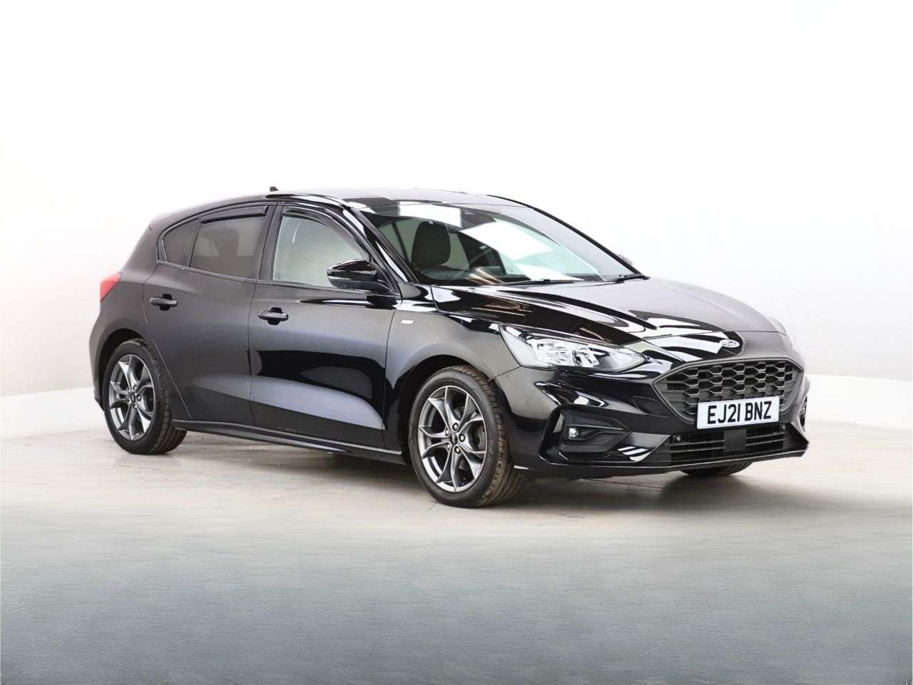 A 2021 FORD FOCUS 1.0T EcoBoost ST-Line Hatchback 5dr Petrol Auto Euro 6 (s/s) (125 ps) A 2021 FORD FOCUS 1.0T EcoBoost ST-Line Hatchback 5dr Petrol Auto Euro 6 (s/s) (125 ps)
