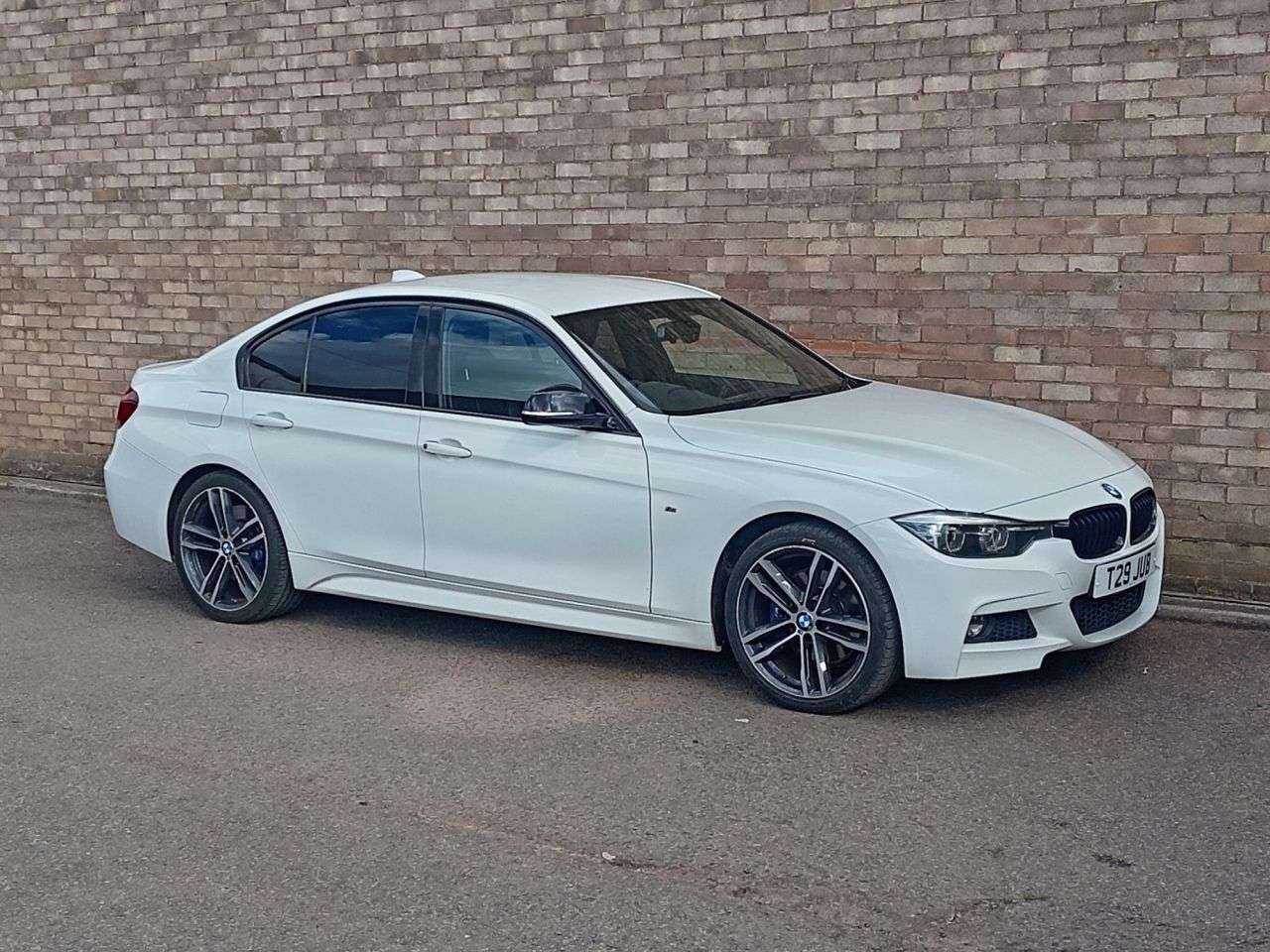 A 2018 BMW 3 SERIES 2.0 320d M Sport Shadow Edition Saloon 4dr Diesel Auto Euro 6 (s/s) (190 ps A 2018 BMW 3 SERIES 2.0 320d M Sport Shadow Edition Saloon 4dr Diesel Auto Euro 6 (s/s) (190 ps