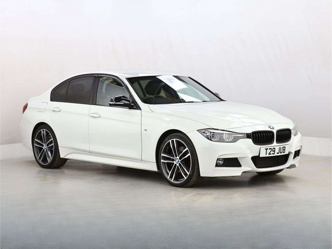 A 2018 BMW 3 SERIES 2.0 320d M Sport Shadow Edition Saloon 4dr Diesel Auto Euro 6 (s/s) (190 ps A 2018 BMW 3 SERIES 2.0 320d M Sport Shadow Edition Saloon 4dr Diesel Auto Euro 6 (s/s) (190 ps