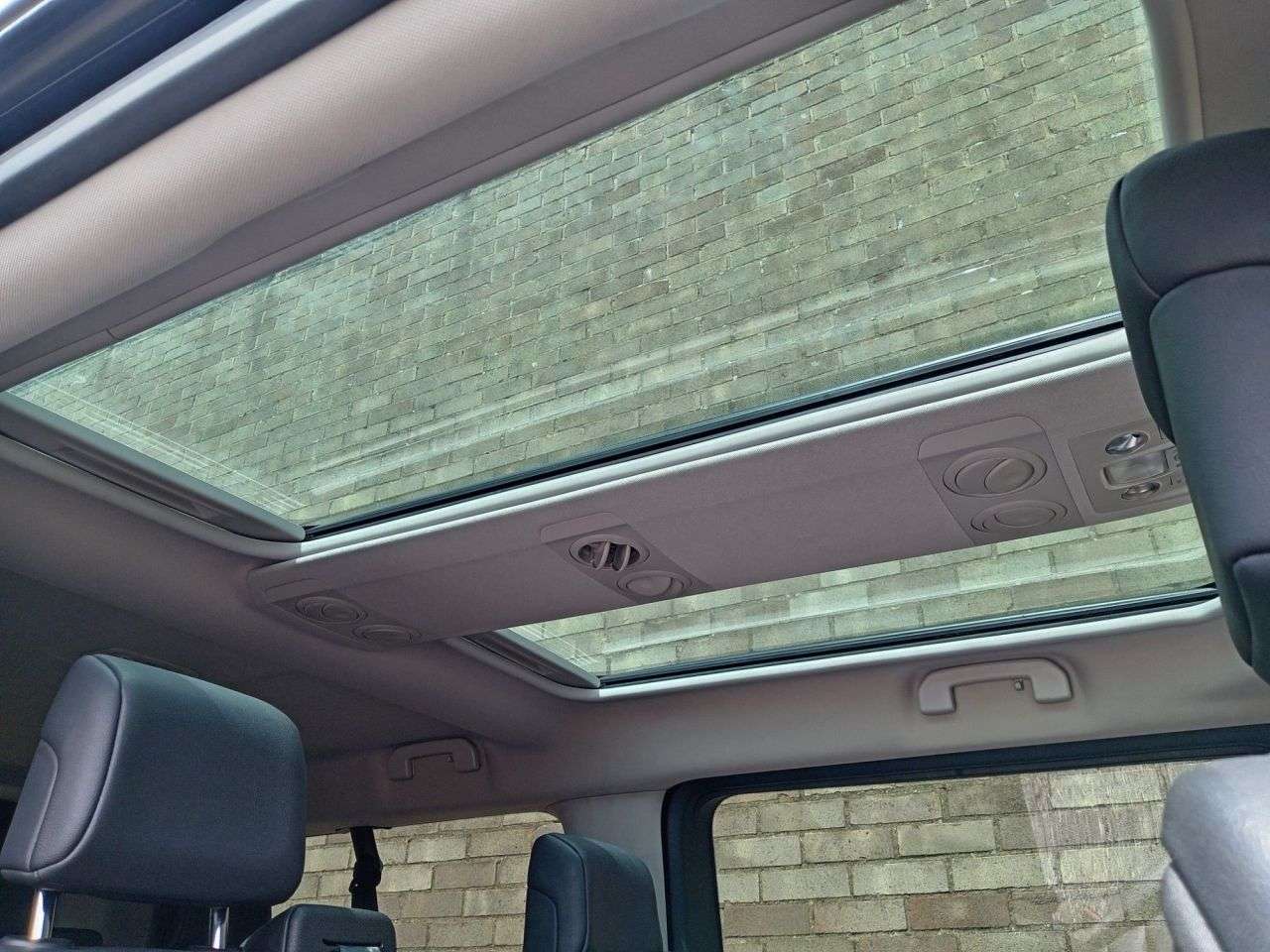 A 2021 VAUXHALL VIVARO LIFE 2.0 Turbo D Elite L MPV 5dr Diesel Auto LWB Euro 6 (s/s) (7 Seat) (180 ps) A 2021 VAUXHALL VIVARO LIFE 2.0 Turbo D Elite L MPV 5dr Diesel Auto LWB Euro 6 (s/s) (7 Seat) (180 ps)