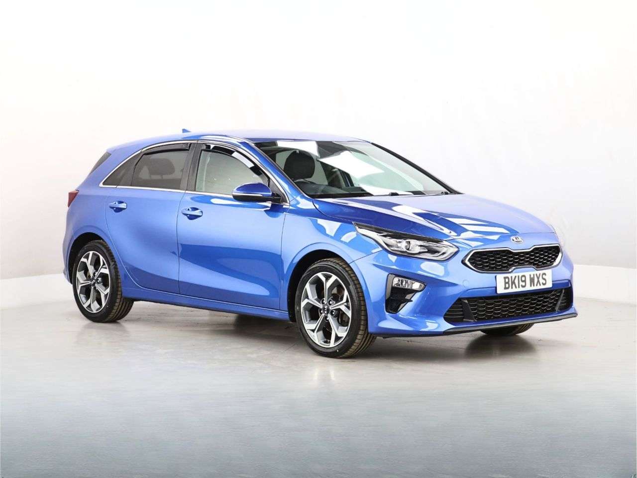 A 2019 KIA CEED 1.4 T-GDi Blue Edition Hatchback 5dr Petrol DCT Euro 6 (s/s) (138 bhp) A 2019 KIA CEED 1.4 T-GDi Blue Edition Hatchback 5dr Petrol DCT Euro 6 (s/s) (138 bhp)