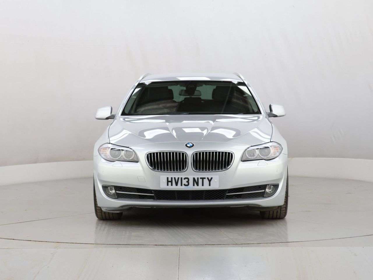 A 2013 BMW 5 SERIES 2.0 520d SE Touring 5dr Diesel Auto Euro 5 (s/s) (184 ps) Estate A 2013 BMW 5 SERIES 2.0 520d SE Touring 5dr Diesel Auto Euro 5 (s/s) (184 ps) Estate