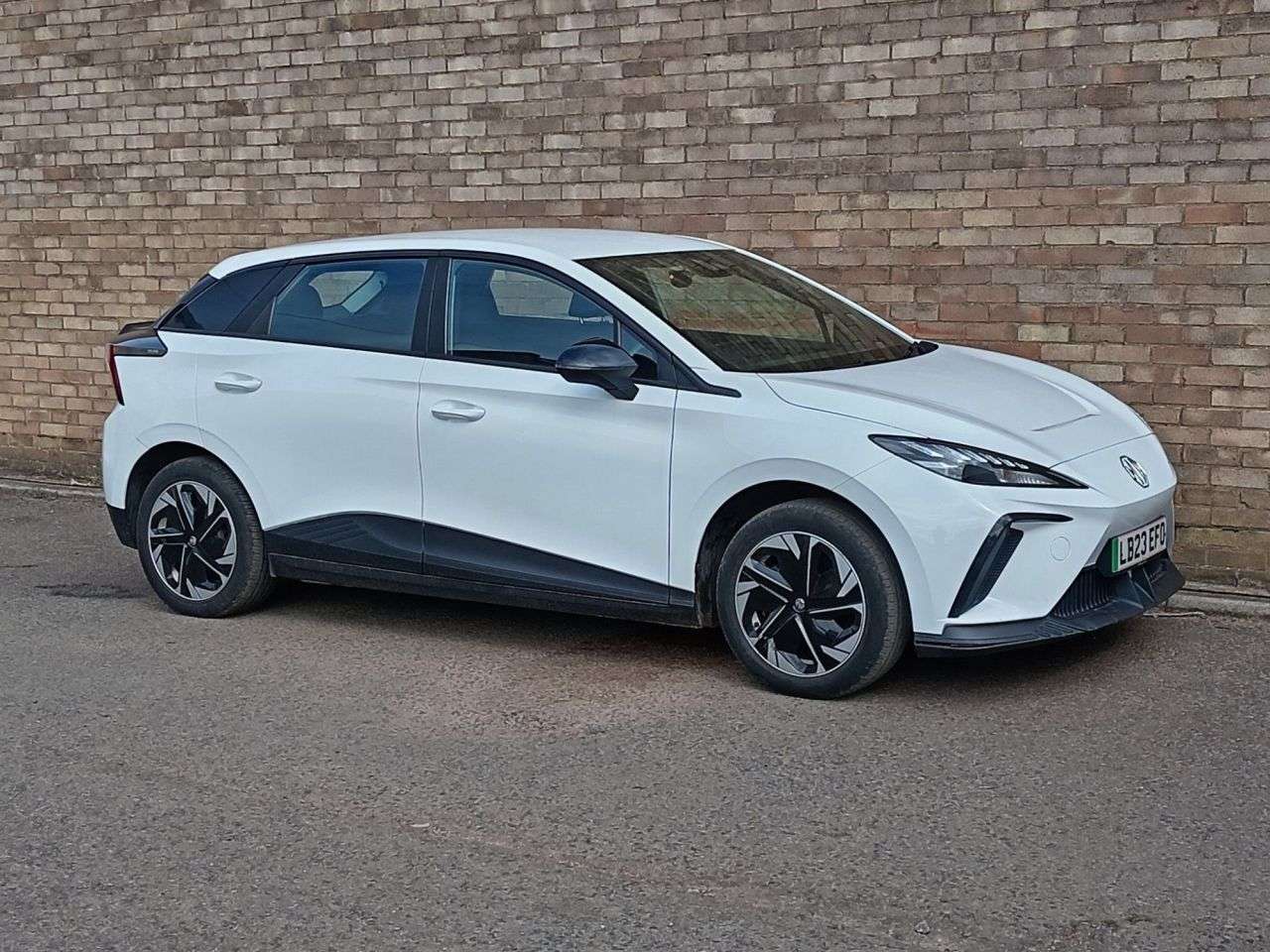 A 2023 MG MG 4 64kWh SE Long Range Hatchback 5dr Electric Auto (203 ps) A 2023 MG MG 4 64kWh SE Long Range Hatchback 5dr Electric Auto (203 ps)