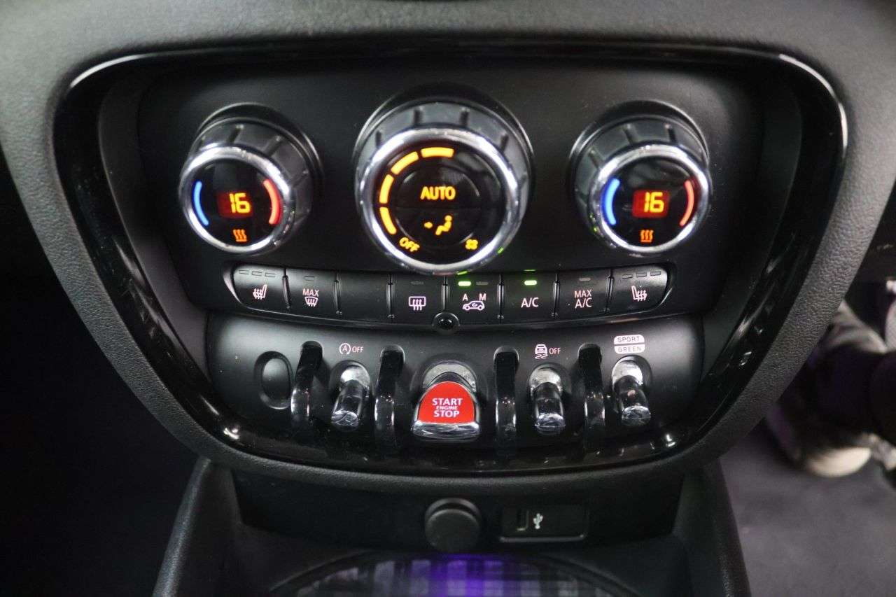2018 MINI CLUBMAN 2018 MINI CLUBMAN