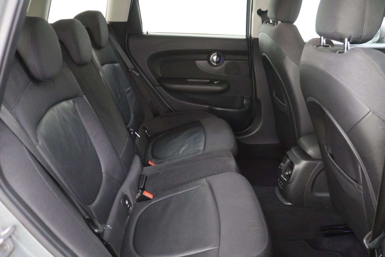 2018 MINI CLUBMAN 2018 MINI CLUBMAN