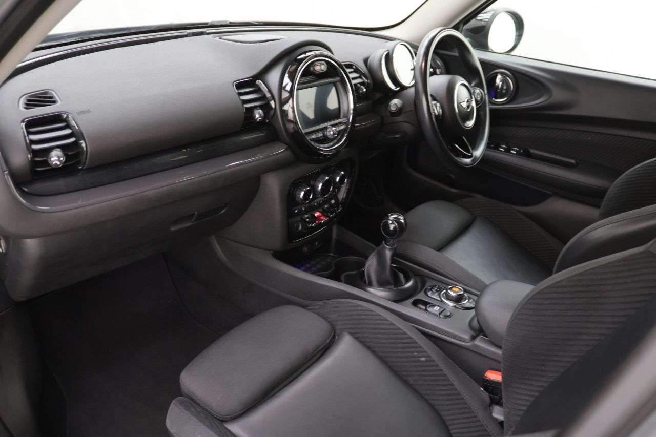 2018 MINI CLUBMAN 2018 MINI CLUBMAN