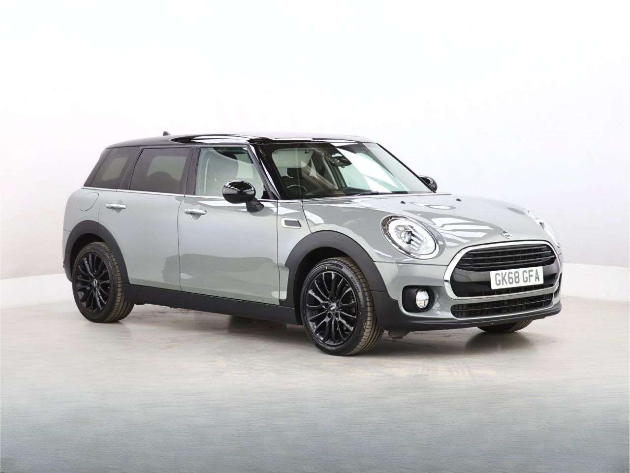 A 2018 MINI CLUBMAN 1.5 Cooper GPF Estate 6dr Petrol Manual Euro 6 (s/s) (136 ps) A 2018 MINI CLUBMAN 1.5 Cooper GPF Estate 6dr Petrol Manual Euro 6 (s/s) (136 ps)