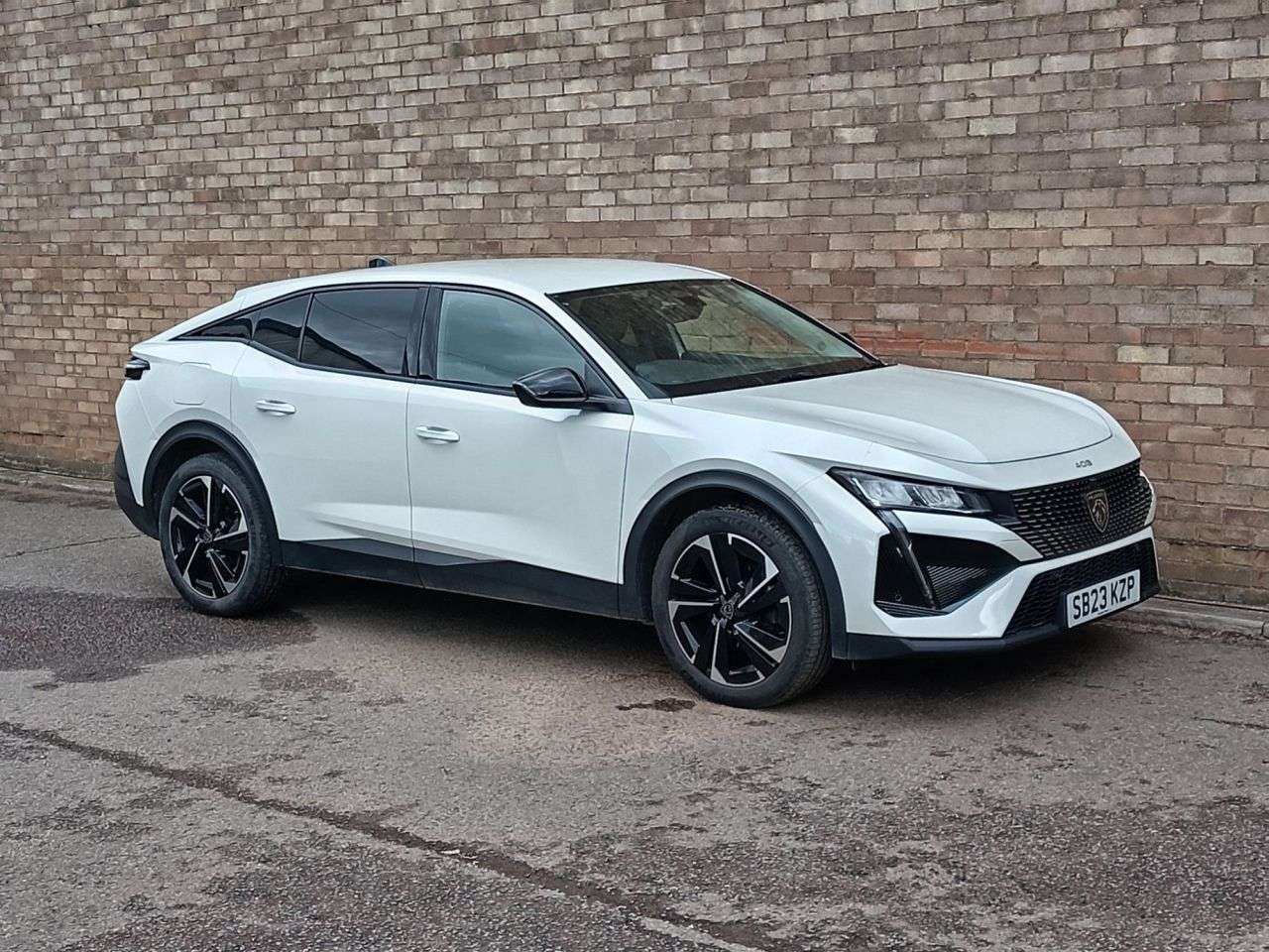A 2023 PEUGEOT 408 1.2 PureTech Allure Premium Fastback 5dr Petrol EAT Euro 6 (s/s) (130 ps) A 2023 PEUGEOT 408 1.2 PureTech Allure Premium Fastback 5dr Petrol EAT Euro 6 (s/s) (130 ps)