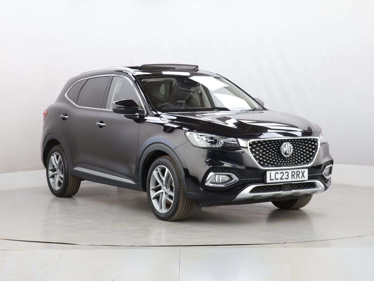 A 2023 MG MG HS 1.5 T-GDI Exclusive SUV 5dr Petrol DCT Euro 6 (s/s) (162 ps) A 2023 MG MG HS 1.5 T-GDI Exclusive SUV 5dr Petrol DCT Euro 6 (s/s) (162 ps)